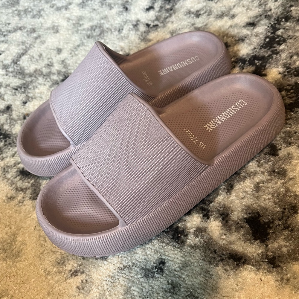 Lavendar Slides💜